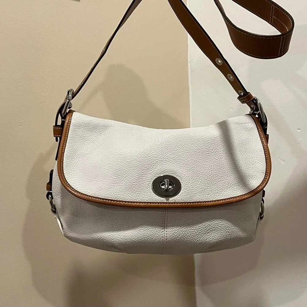 Y2K 2000s Coach Legacy Pleated White Leather Turn Lock Shoulder Bag / Handbag